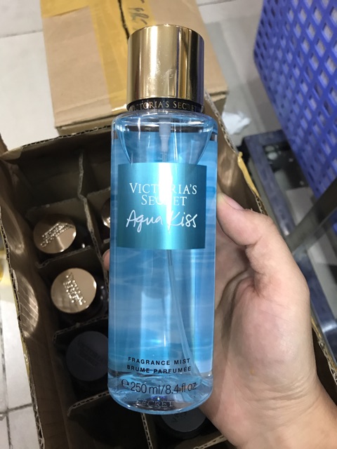 Xịt Toàn Thân Nhũ Victoria’s Secret Love Addict Shimmer 250ml