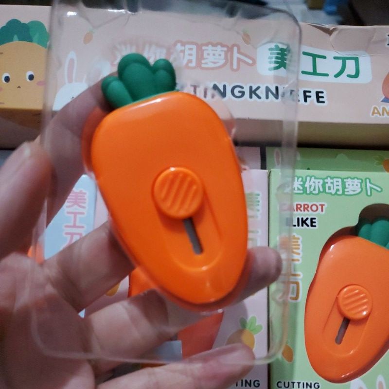Dạo rọc giấy mini hình cà rốt