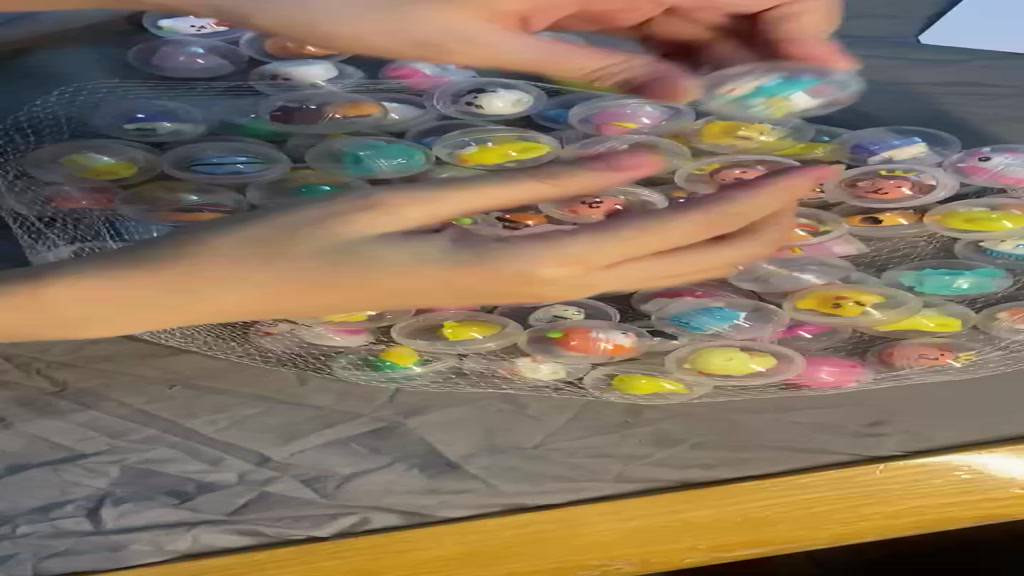 Quả tròn đựng thú cute (giao ngẫu nhiên mẫu) | BigBuy360 - bigbuy360.vn