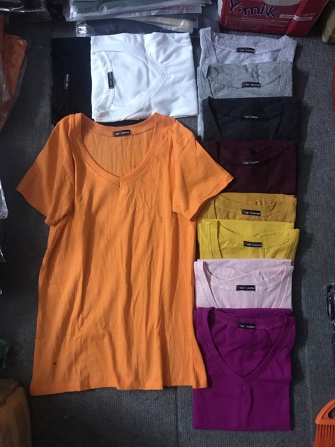 Áo thun trơn cổ tim form body (nhiều màu)