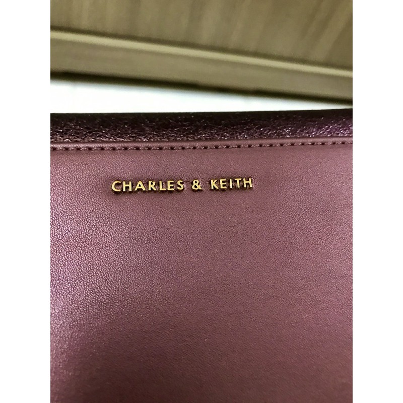 Túi charles and keith