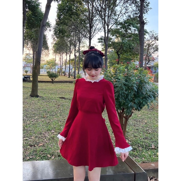 Đầm đỏ tay dài xoè vải nhung sợi