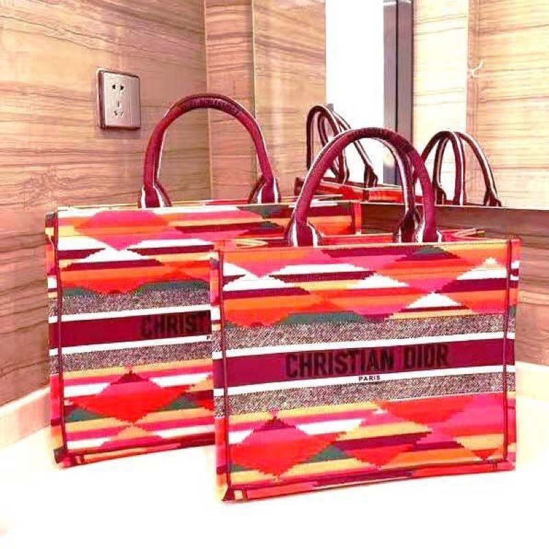 Túi xách CHRISTIAN D phối màu lạ mắt