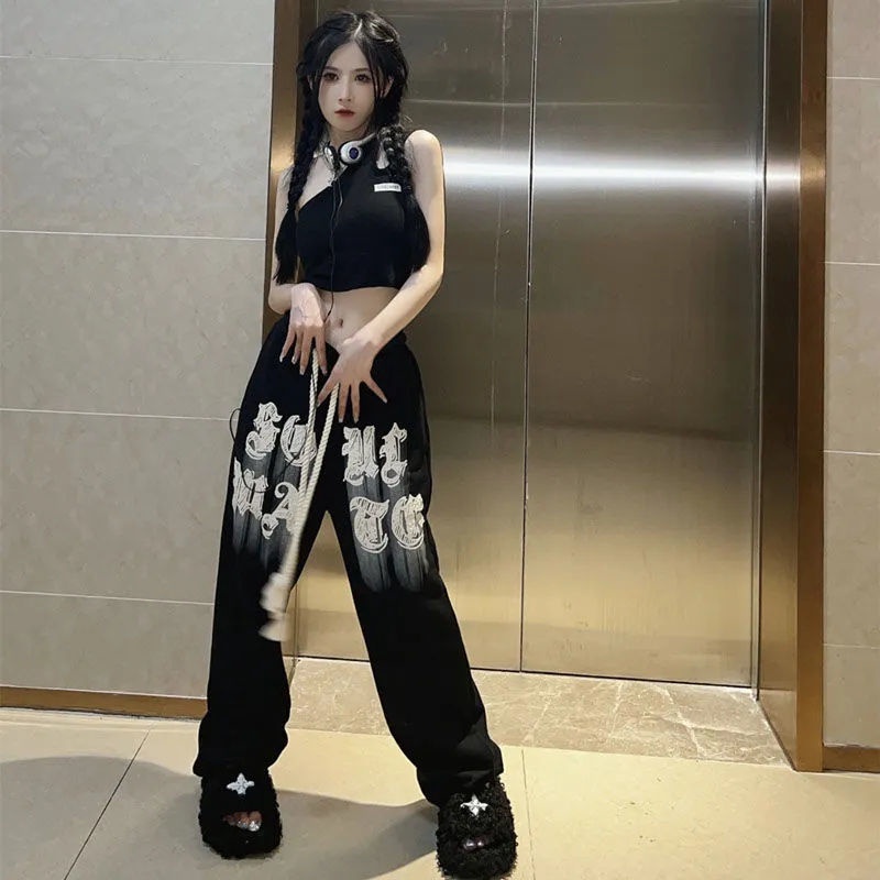 Quần thể thao COZOKC ống rộng in chữ thời trang Hàn Quốc