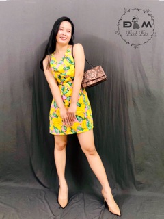 Đầm yếm hở lưng cổ đổ