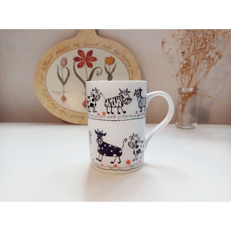 Ly sứ Âu hoạ tiết bò sữa (Triện Đức)