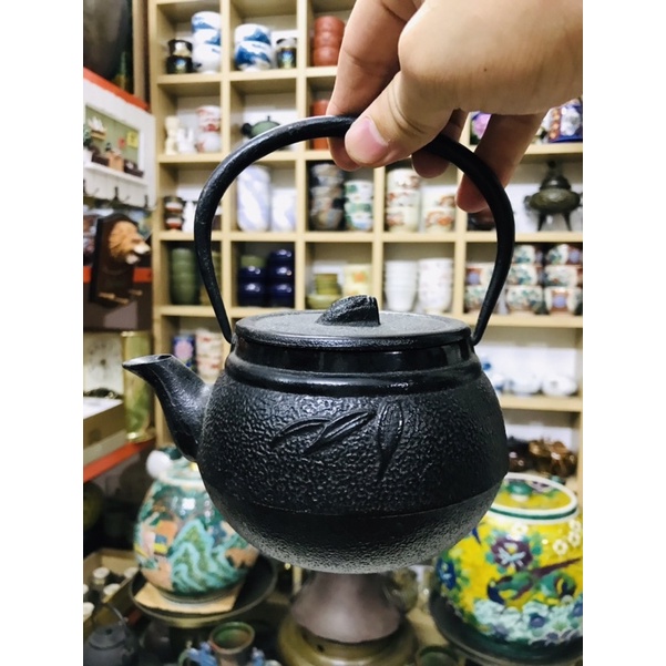Ấm tetsubin Kim loại gang Nhật Bản