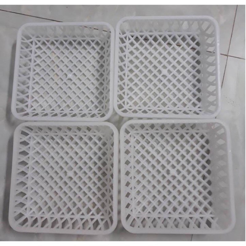 4 Ổ ĐẺ BỒ CÂU VÀ GÀ