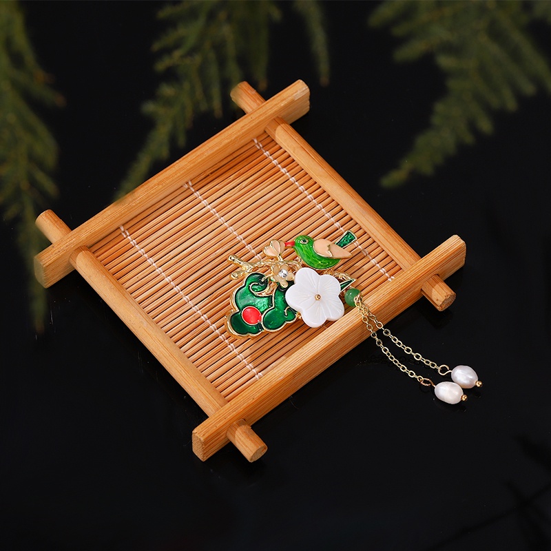 Huy Hiệu Cài Áo Hình Chim Công Đính Ngọc Trai Phối Tua Rua Thời Trang Cho Nữ