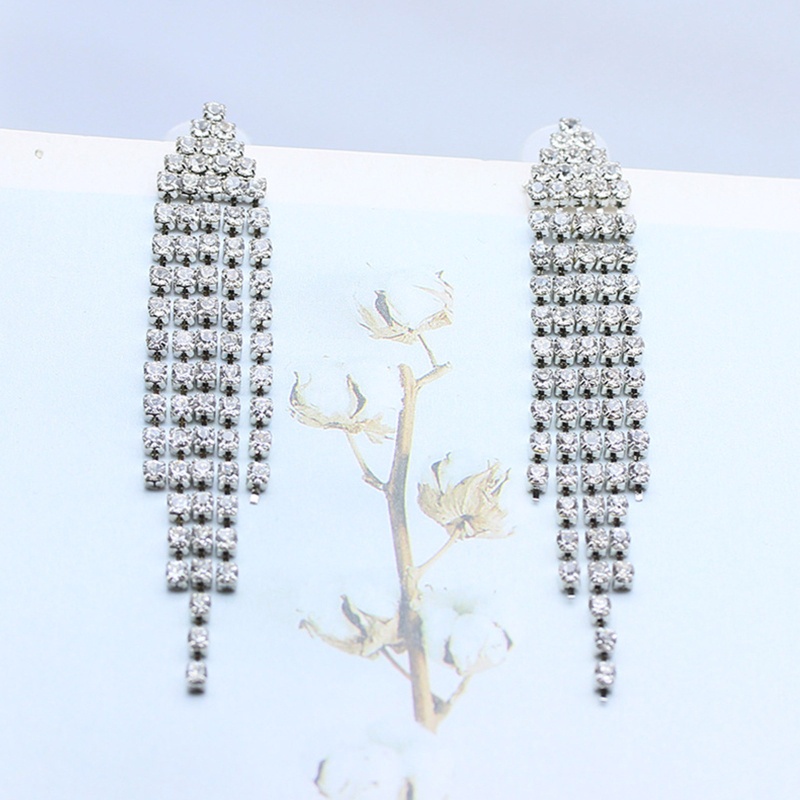 Bông Tai Dáng Dài Đính Đá Phối Tua Rua Thời Trang