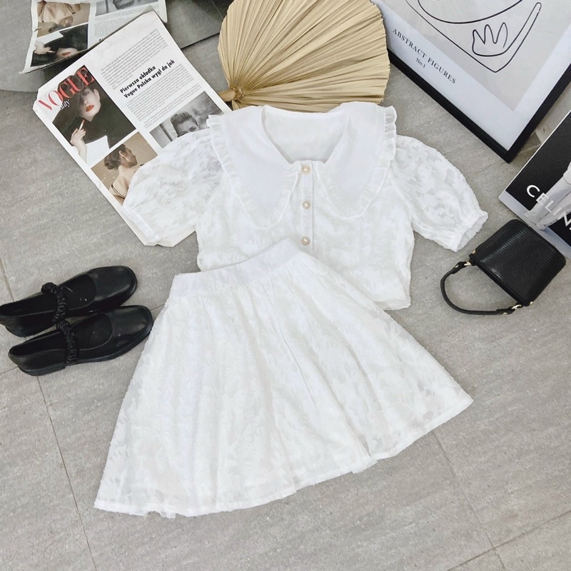 Set áo trắng hoa nổi cổ sen chân váy