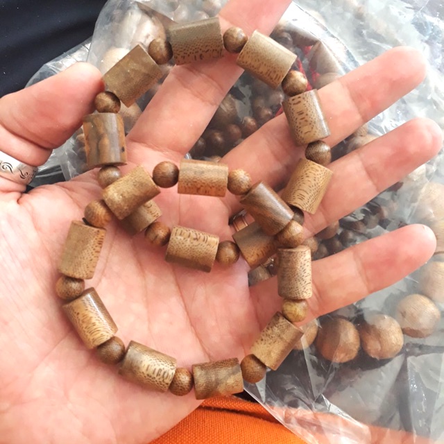 VÒNG TRẦM HƯƠNG