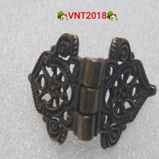 Bản lề hoa văn cổ điển
