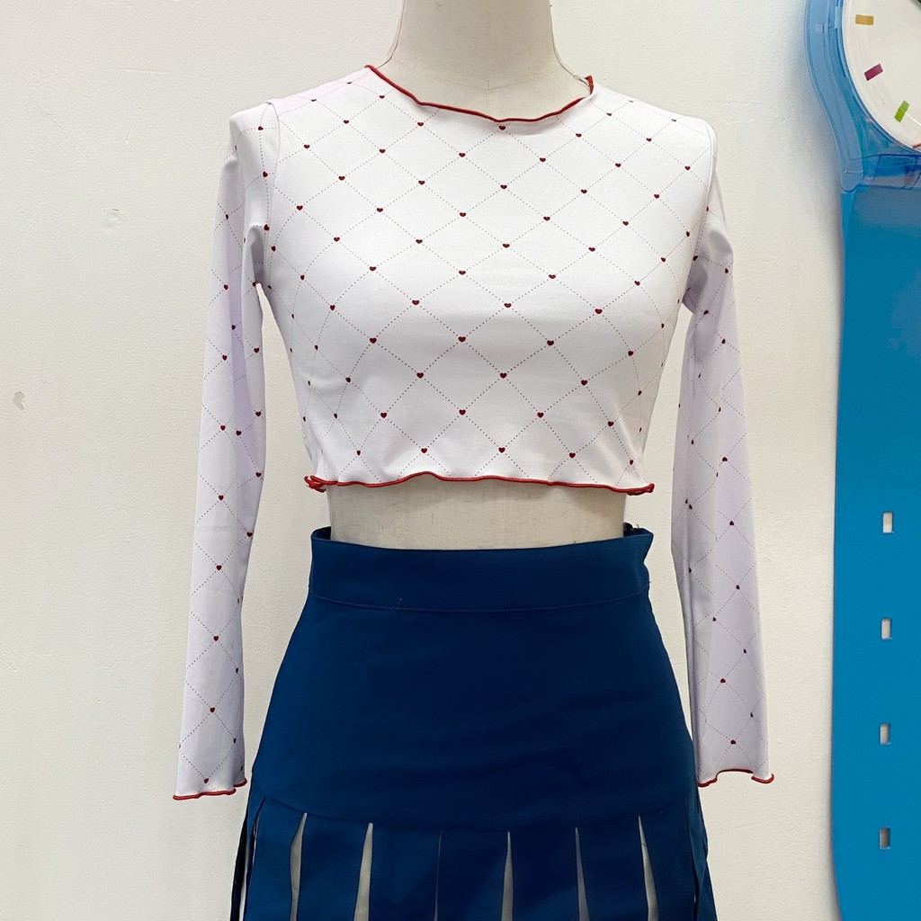 Usthebasic - [Shopee Exclusive] Áo Croptop tay dài Heart Lettuce-edge