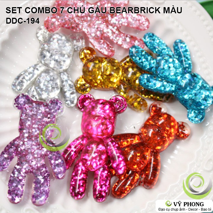 SET COMBO 7 CHÚ GẤU BEARBRICK MÀU CÓ HẠT NƯỚC BÊN TRONG TRANG TRÍ CHỤP HÌNH ĐẠO CỤ CHỤP ẢNH SẢN PHẨM INS DDC-194