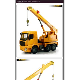 Mô hình xe cần cẩu E226 kích thước lớn.