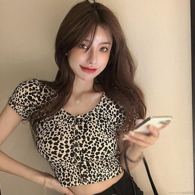 Áo Croptop Tay Ngắn Hoạ Tiết Da Báo Thiết Kế Cổ Chữ V