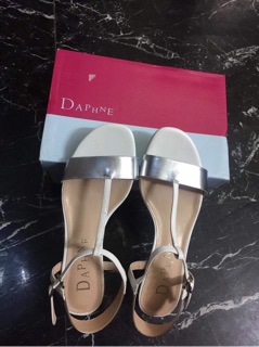 Dép Daphne