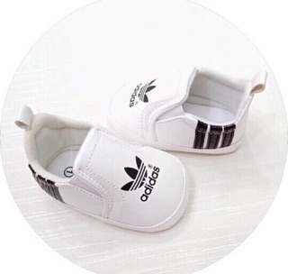 Giày tập đi adidas cho bé
