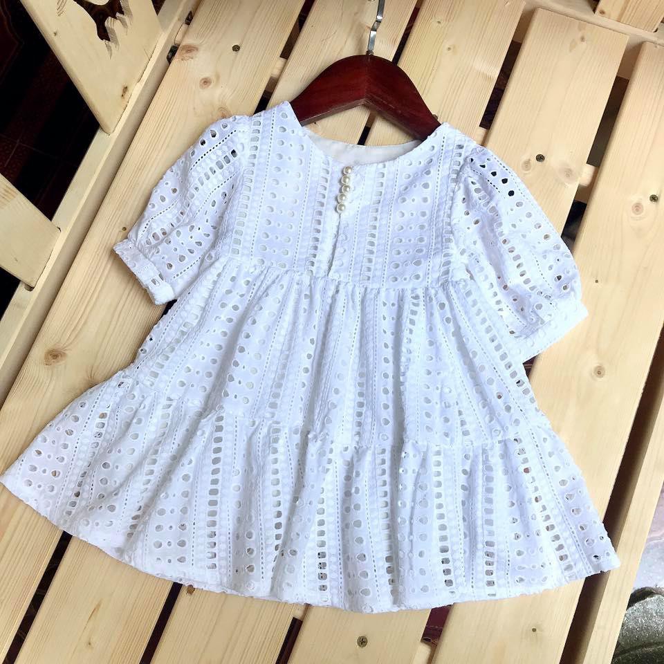 Váy trắng đục lỗ