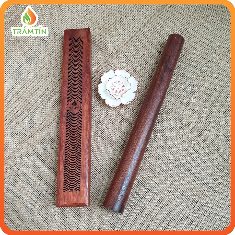 Đế hoa sen dùng để cắm nhang  cây, nhang vòng hoặc đặt ở phụ kiện thác khói trầm hương. Chật liệu gốm sứ cao cấp