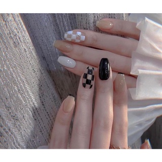 🎀Nail box,móng up thiết kế trắng đen caro 🎀