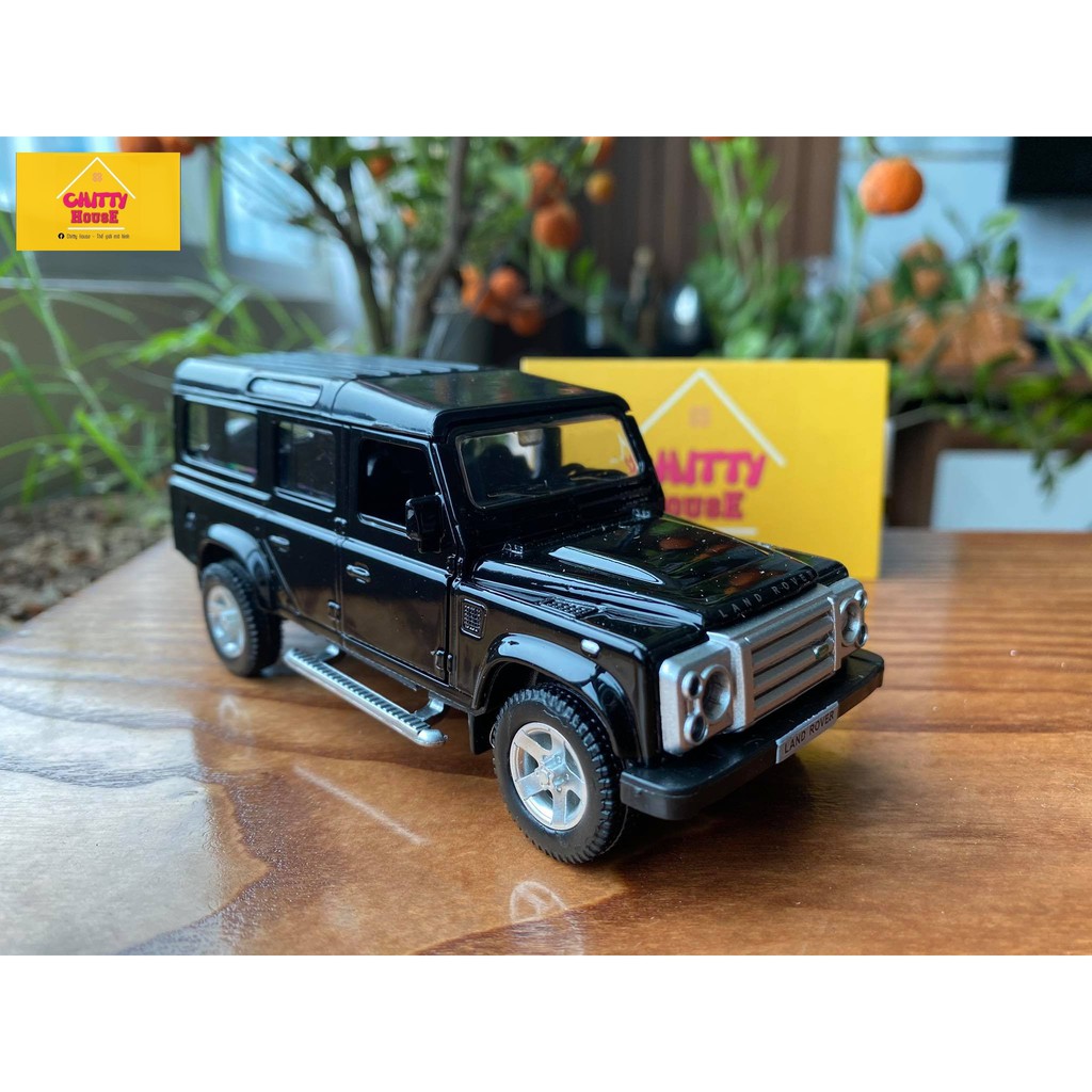 Mô hình xe Land Rover Defender tỷ lệ 1:36 tranh trí taplo, đồ chơi