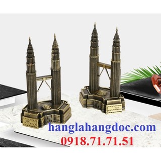 Mô hình tháp đôi Petronas cao 18cm