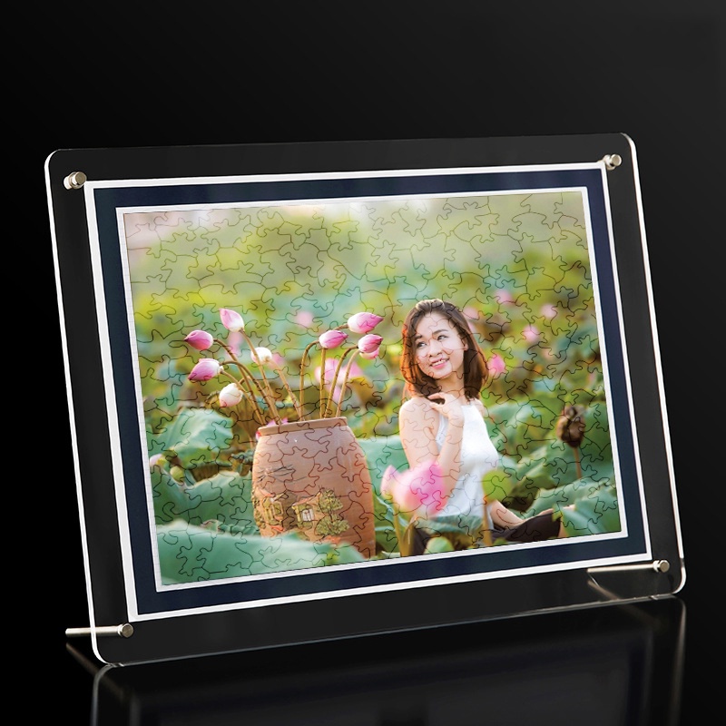 Tranh ghép in hình theo yêu cầu khung trong suốt để bàn kích thước 20x25 cm, 150 mảnh nhiều chủ đề