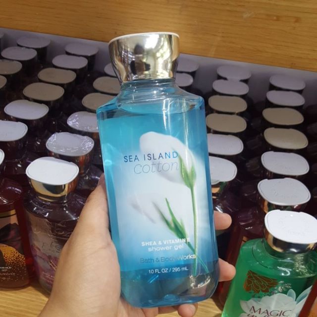 Sữa tắm Bath and Body Works Sea Island Cotton (295ml)