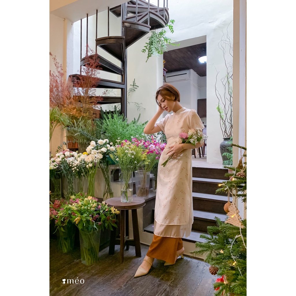 Áo dài thiết kế Méo shop vải lụa hoa thêu Khánh Tiên, chưa bao gồm quần