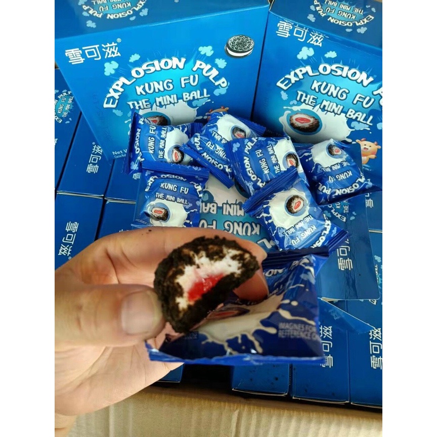 Bánh oreo socola nhân phủ dâu tây hộp 100gr