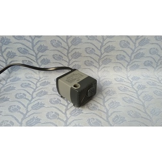Máy bơm atman 301s, 2.5w-230l/hr dùng cho hồ cá.