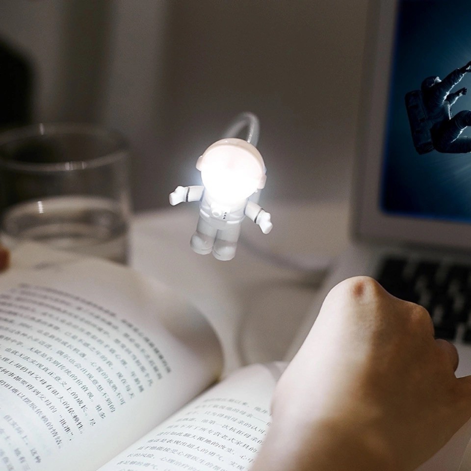 Đèn LED ngủ hình phi hành gia