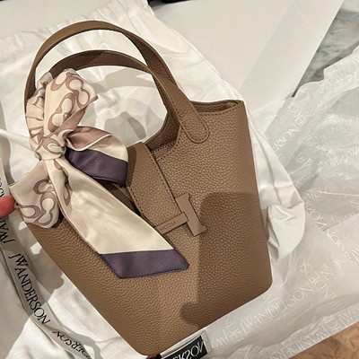 Túi xách Bucket CHIO2ND  chính hãng HM136 kèm dây đeo chéo, tặng kèm khăn