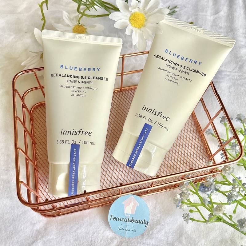 Sữa Rửa Mặt Giúp Cân Bằng Độ pH Việt Quất Innisfree Blueberry Rebalancing 5.5 Cleanser 100ml