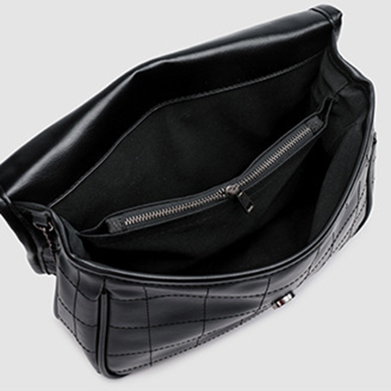 Túi IELGY đeo vai / đeo chéo chất liệu mềm màu đen phối dây xích thời trang