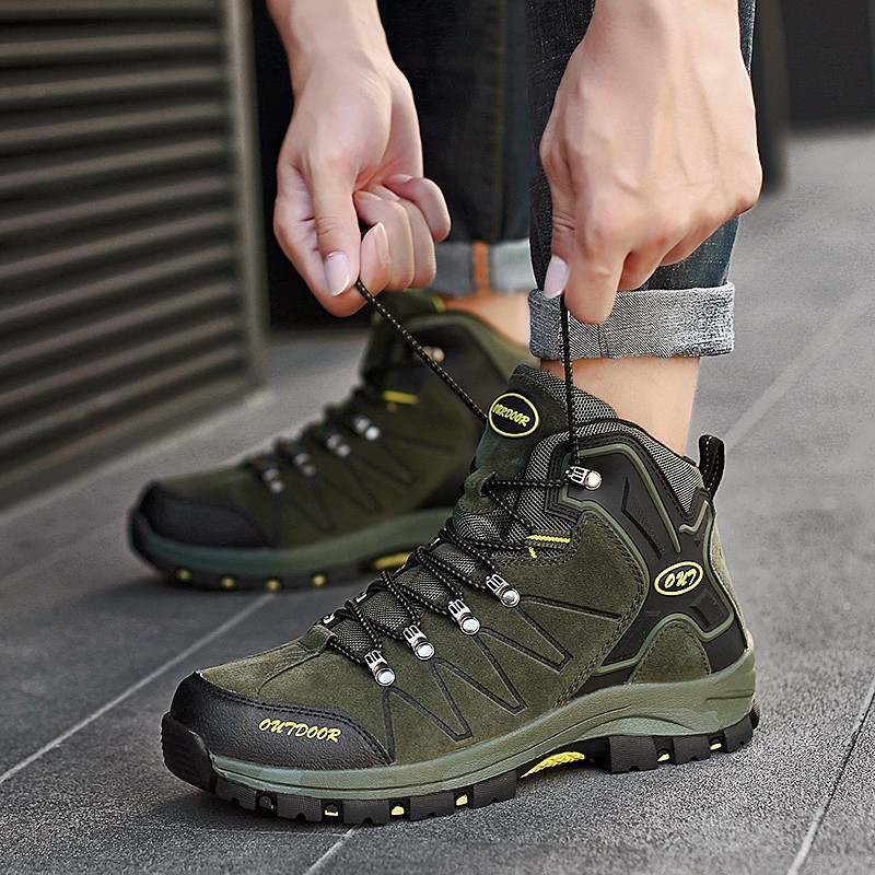 Fashionable men's waterproof sneakers for outdoor hiking