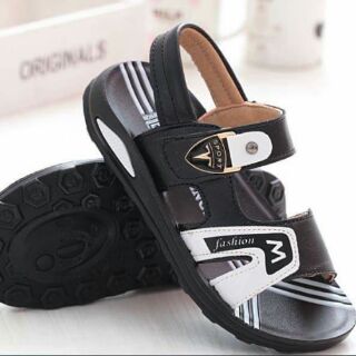 Giày sandal bé trai