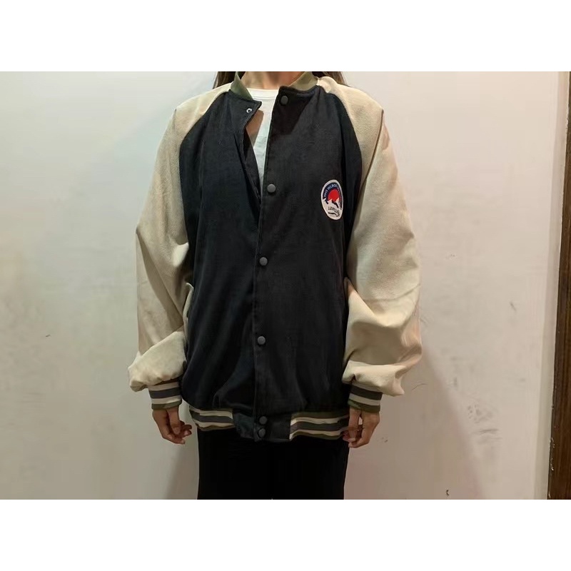 Áo khoác bomber varsity jacket nam nữ in logo chất len tăm màu xám, nâu cổ điển