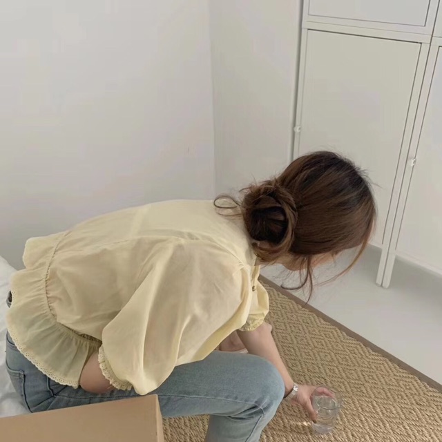 Áo sơmi phối ren thêu bo eo