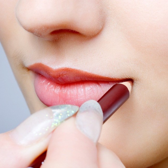 Chì kẻ môi Vacosi / Bút chì định hình viền môi bền màu Vacosi Natural Studio LipLiner