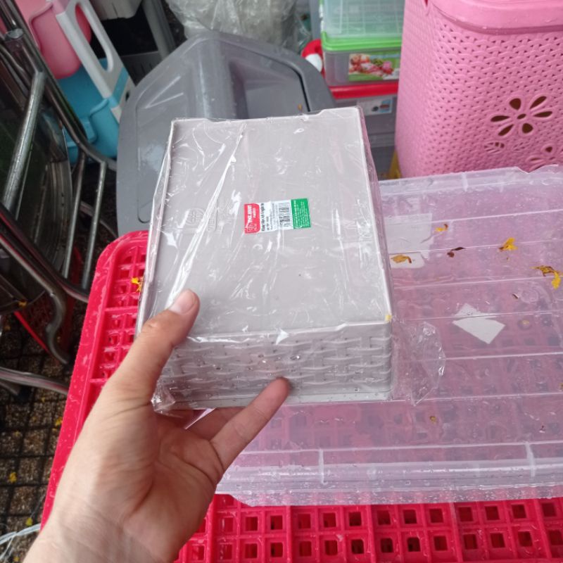 Kệ khay ngăn đa năng, tiện ích