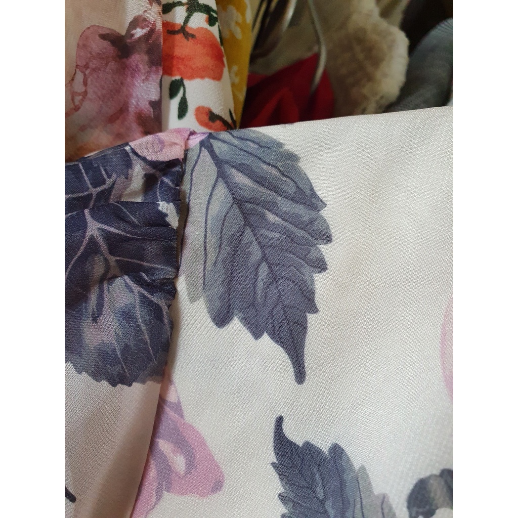 Váy Wrap chân bèo voan tơ hoa hồng màu be vàng Size S