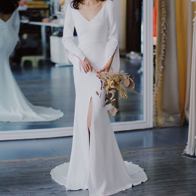 váy cưới cô dâu dạ hội đuôi cá hở lưng xẻ trước,tay xẻ đính cúc bọc,váy thiết kế sang trọng phong cách hàn quốc