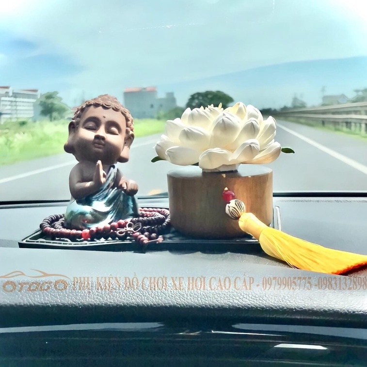 Set Tượng Phật Gốm Và Mộc Liên Hoa , Trang Trí Taplo Ô Tô Cao Cấp , Tượng Phật Thích Ca và Hoa Sen Để Ô Tô