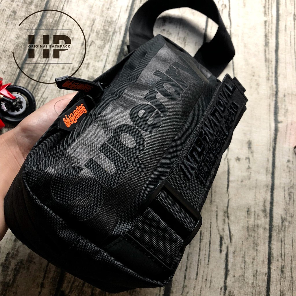 Túi đeo chéo  Superdry NEW 2020