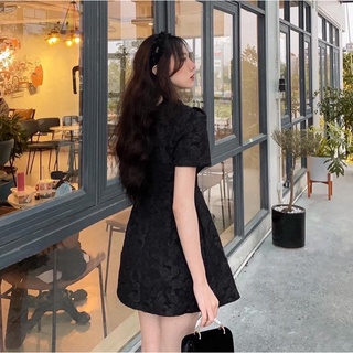 Váy gấm cổ vest