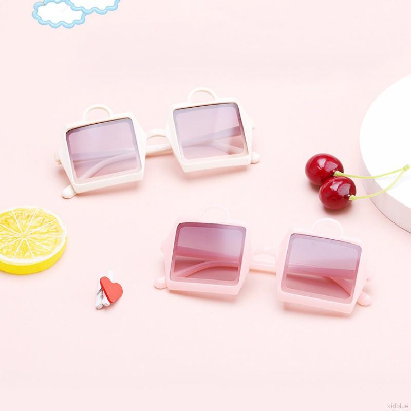 Kính mát gọng vuông phong cách thời trang cho bé