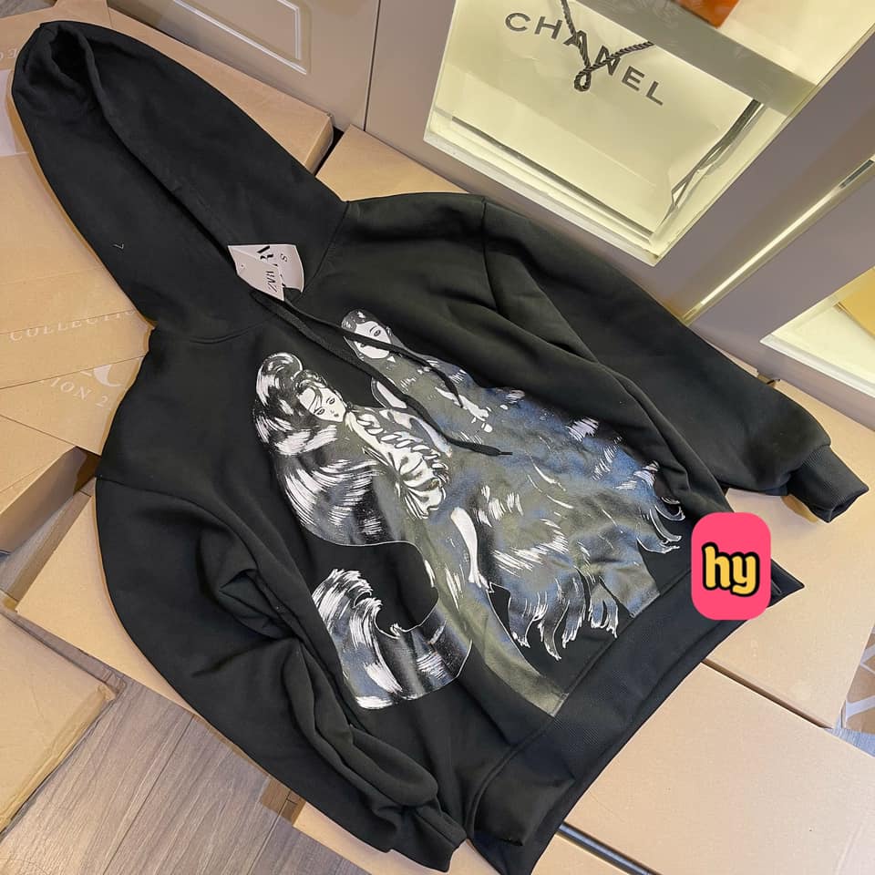 ÁO NỈ ĐEN HÌNH 2 CÔ GÁI | BigBuy360 - bigbuy360.vn